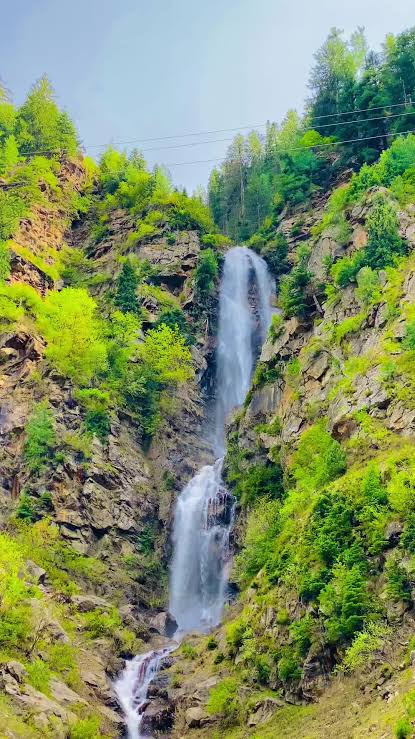Suki Kinari WaterFall