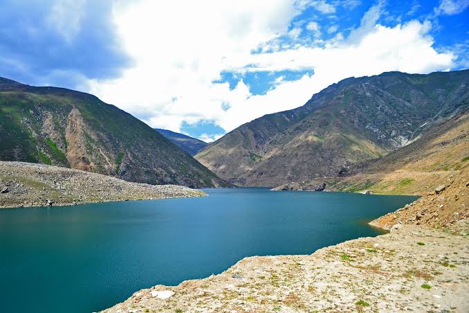 Lulusar Lake